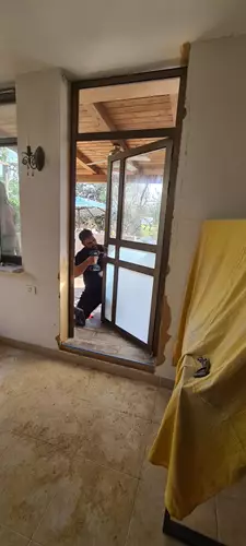 שיפוץ כניסה לבית פרטי והתקנת דלת